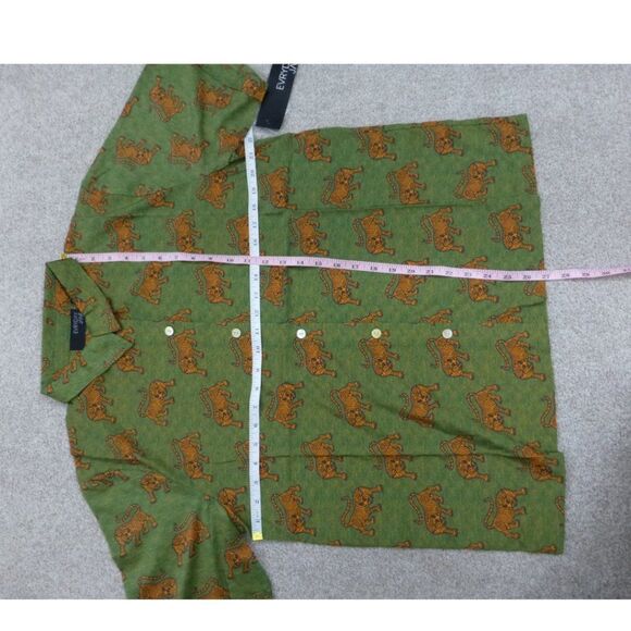 NWT Evryday Jane Green Tiger Print Button Up Short SleeveTop - Picture 10 of 13